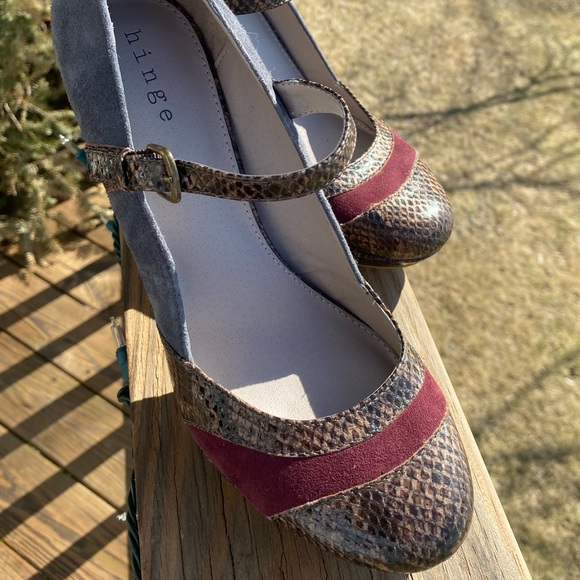 Hinge High Heel Snakeskin Suede Shoes Size 9.5 Baltic Lea style - Picture 13 of 14
